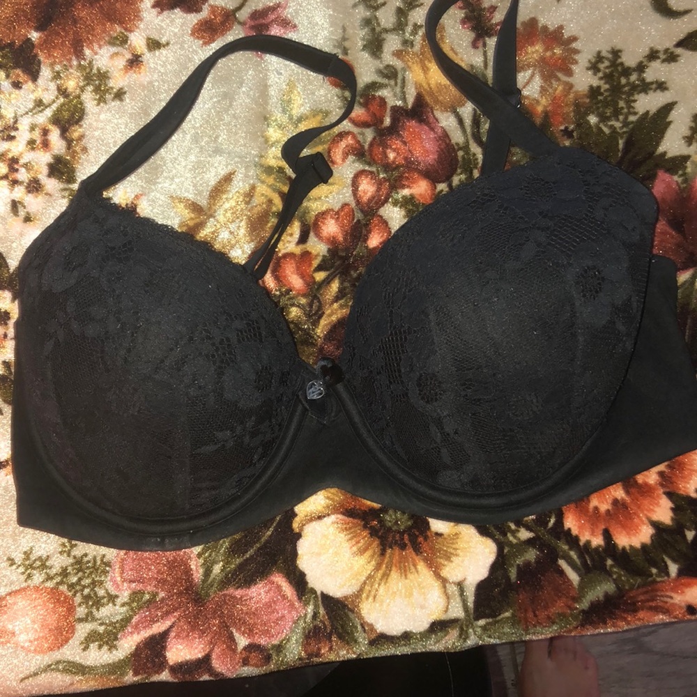 Black VS Bra